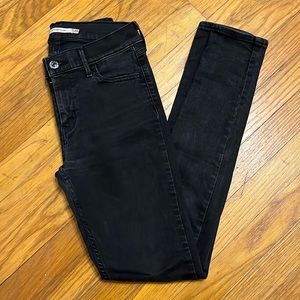 Levi’s 710 Super Skinny size 29